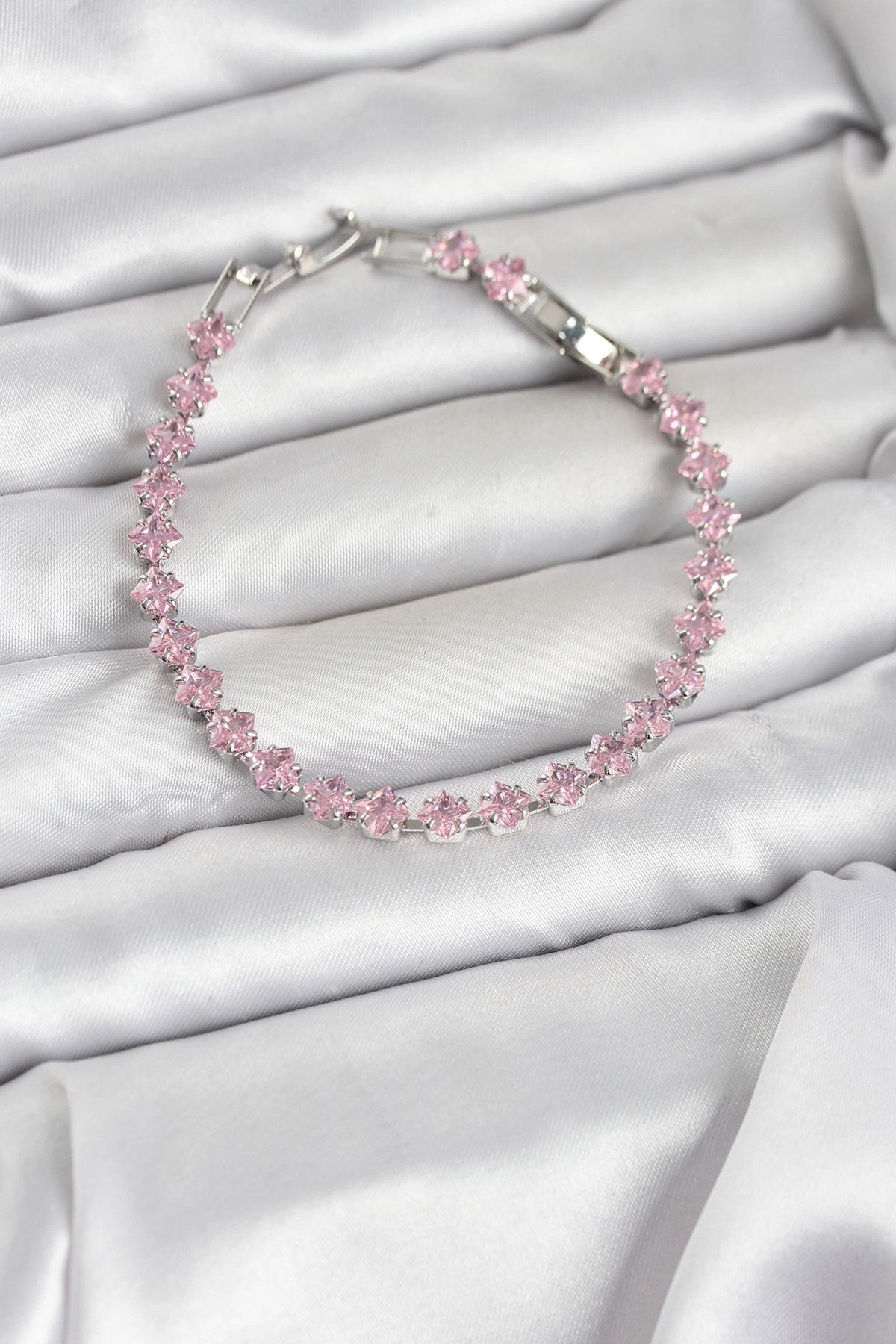 Mey İthalat® Pembe Kare Zirkon Taşlı Gümüş Renk Pirinç Su Yolu Kadın Bileklik