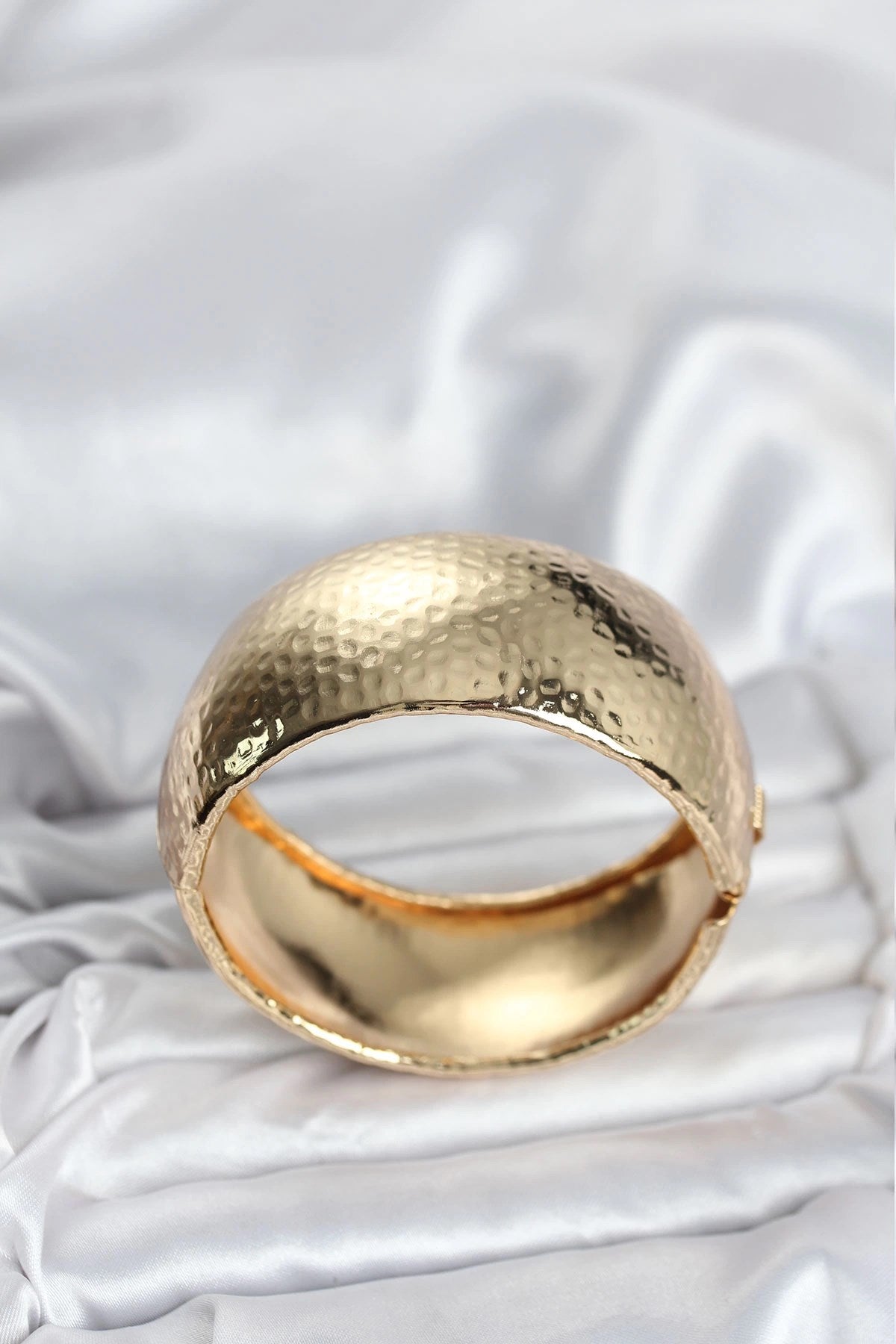 Mey İthalat® Pirinç Gold Renk Bombeli Vintage Kadın Bileklik