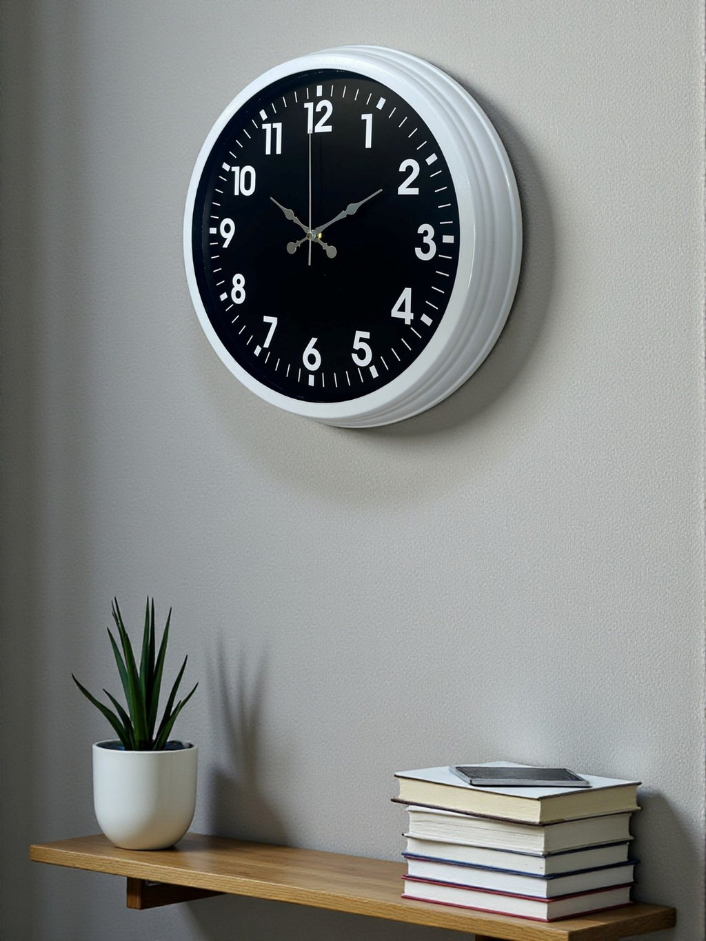 White Pure Kontrast 40 Cm Metal Duvar Saati