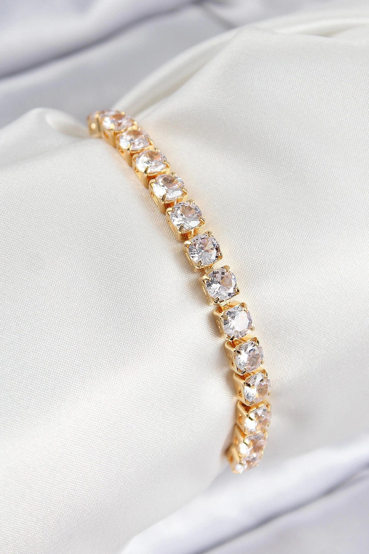 Mey İthalat® Pirinç Zirkon Taşlı Kare Model Gold Renk Asansörlü Kadın Bileklik