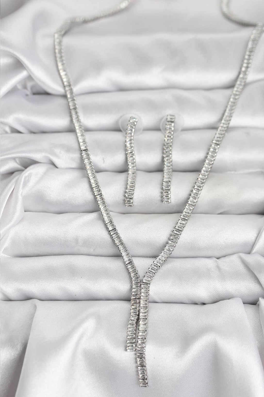 Mey İthalat® Gümüş Renk Baget Zirkon Taşlı Kadın Kolye Küpe Set