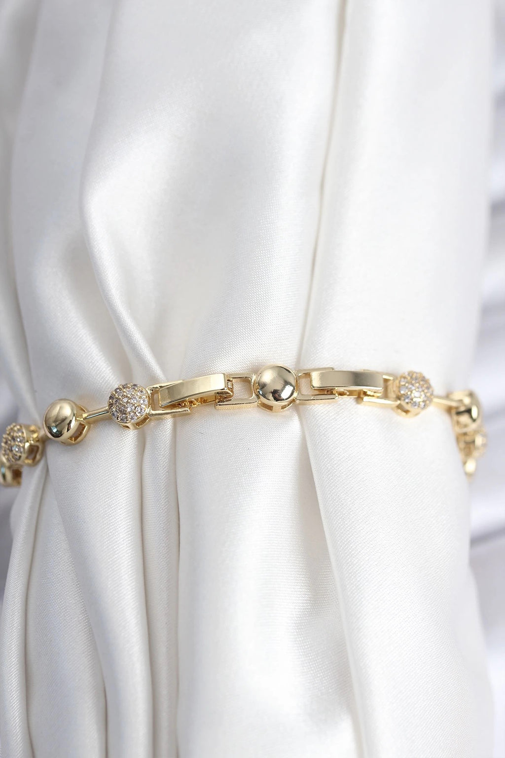 Mey İthalat® Pirinç VIP Seri Gold Renk Topçuk Model Kadın Bileklik