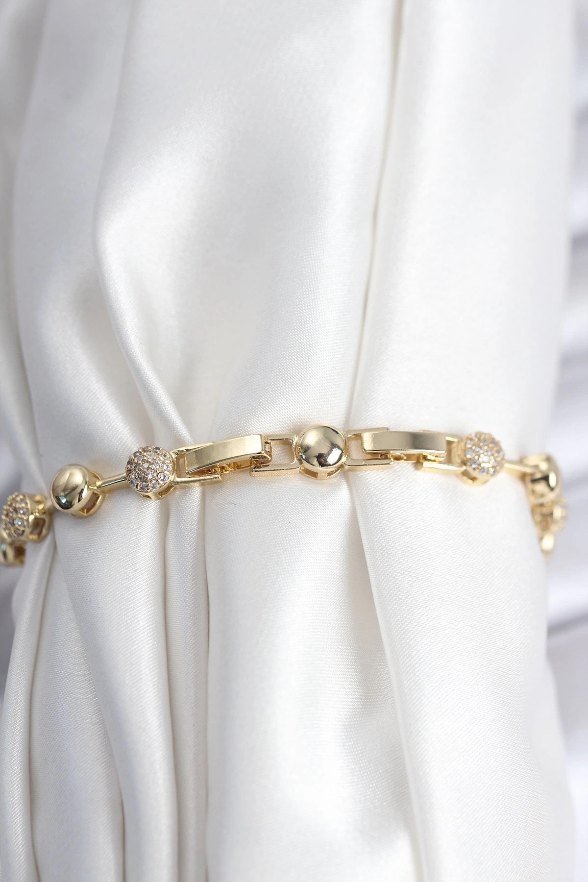 Mey İthalat® Pirinç VIP Seri Gold Renk Topçuk Model Kadın Bileklik