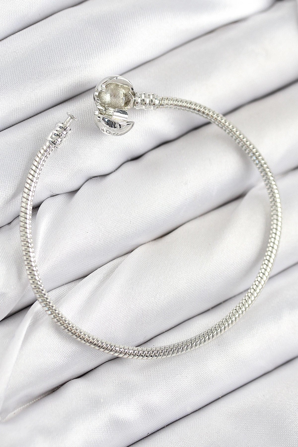 Mey İthalat® Pirinç Charm Topcuk Model Gümüş Renk Kadın Bileklik