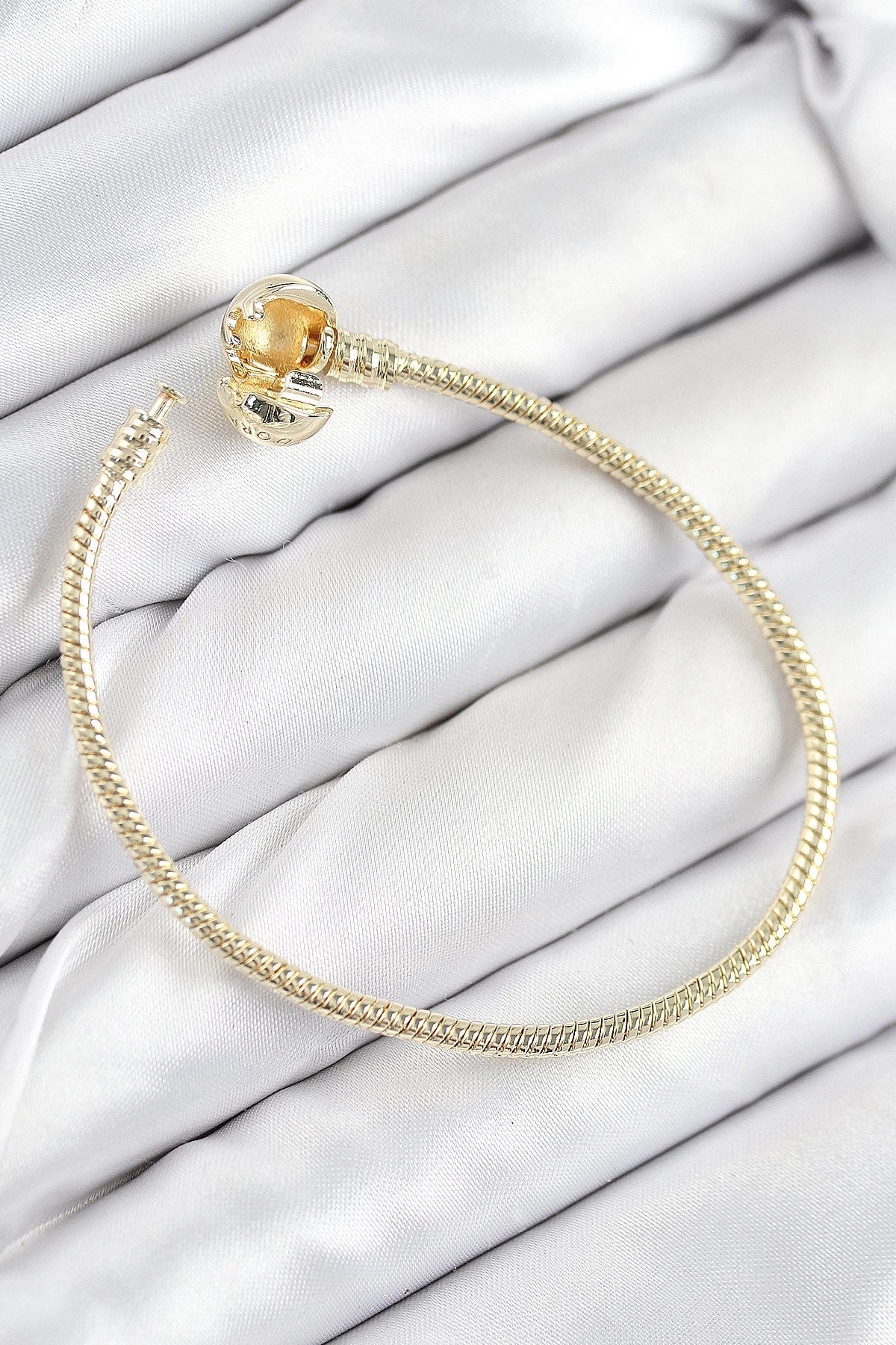 Mey İthalat® Pirinç Charm Topcuk Model Gold Renk Kadın Bileklik