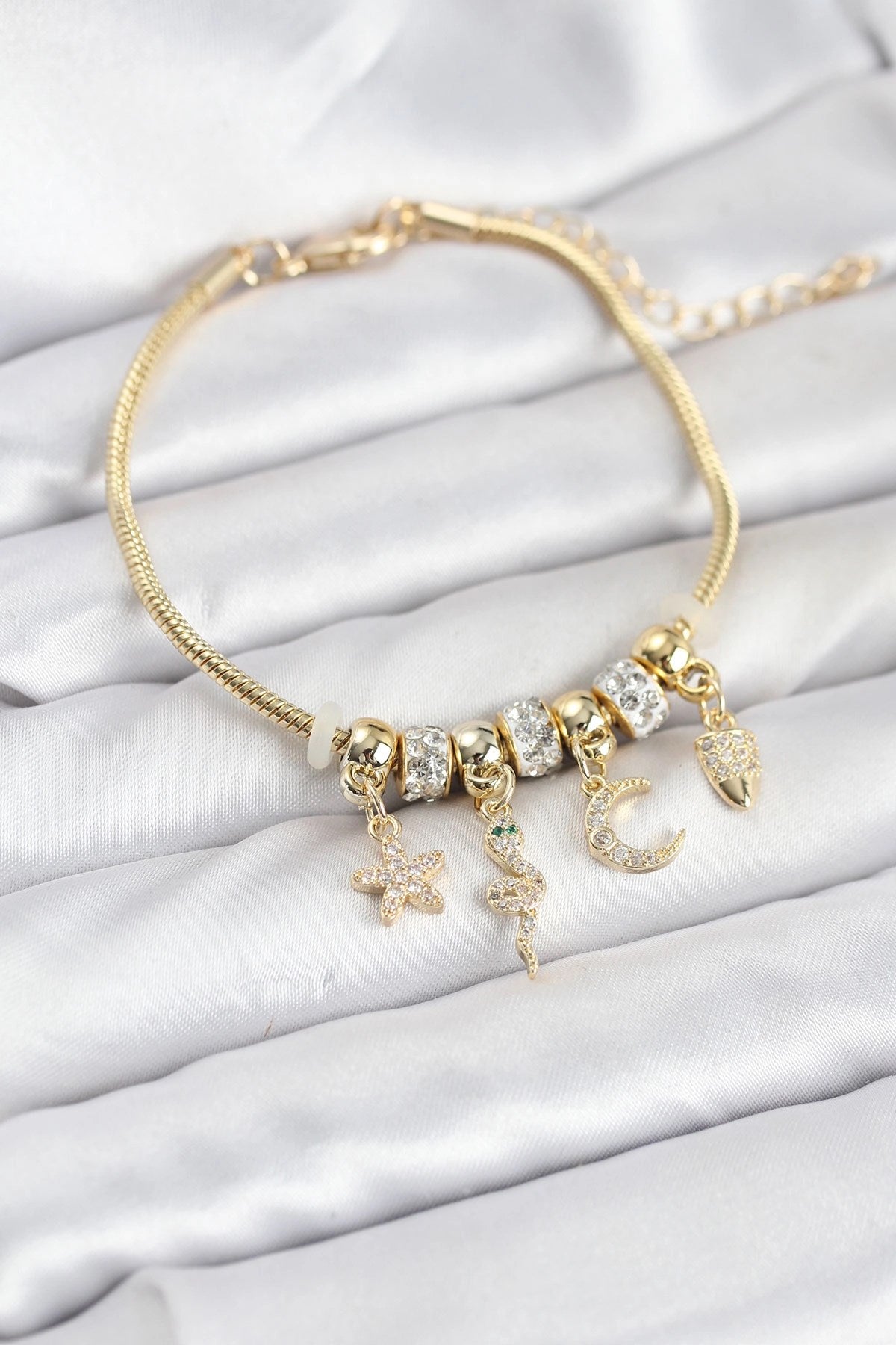 Mey İthalat® Pirinç Gold Renk Yılan Charmlı Kadın Bileklik
