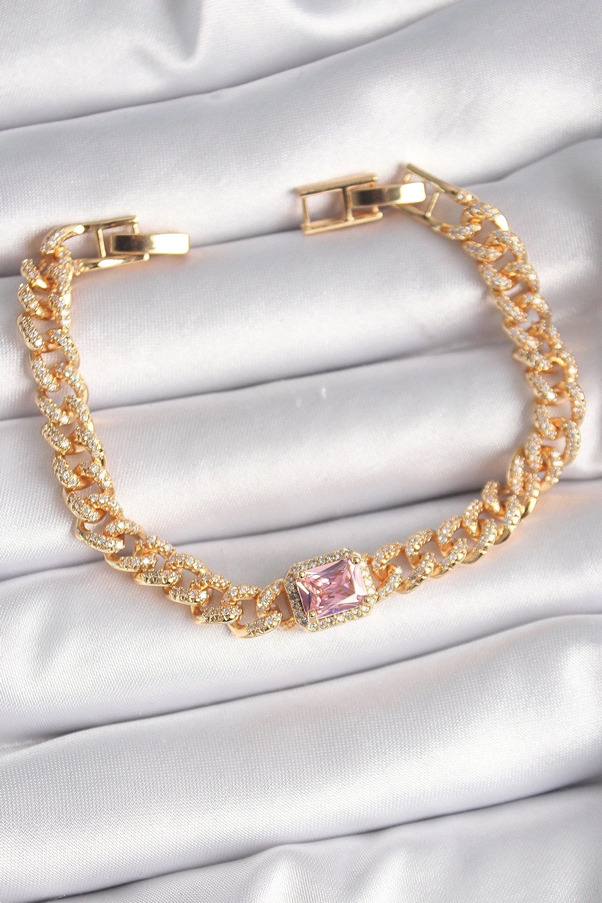 Mey İthalat® Pirinç Gold Renk Pembe Kare Zirkon Taşlı VIP Seri Kadın Bileklik