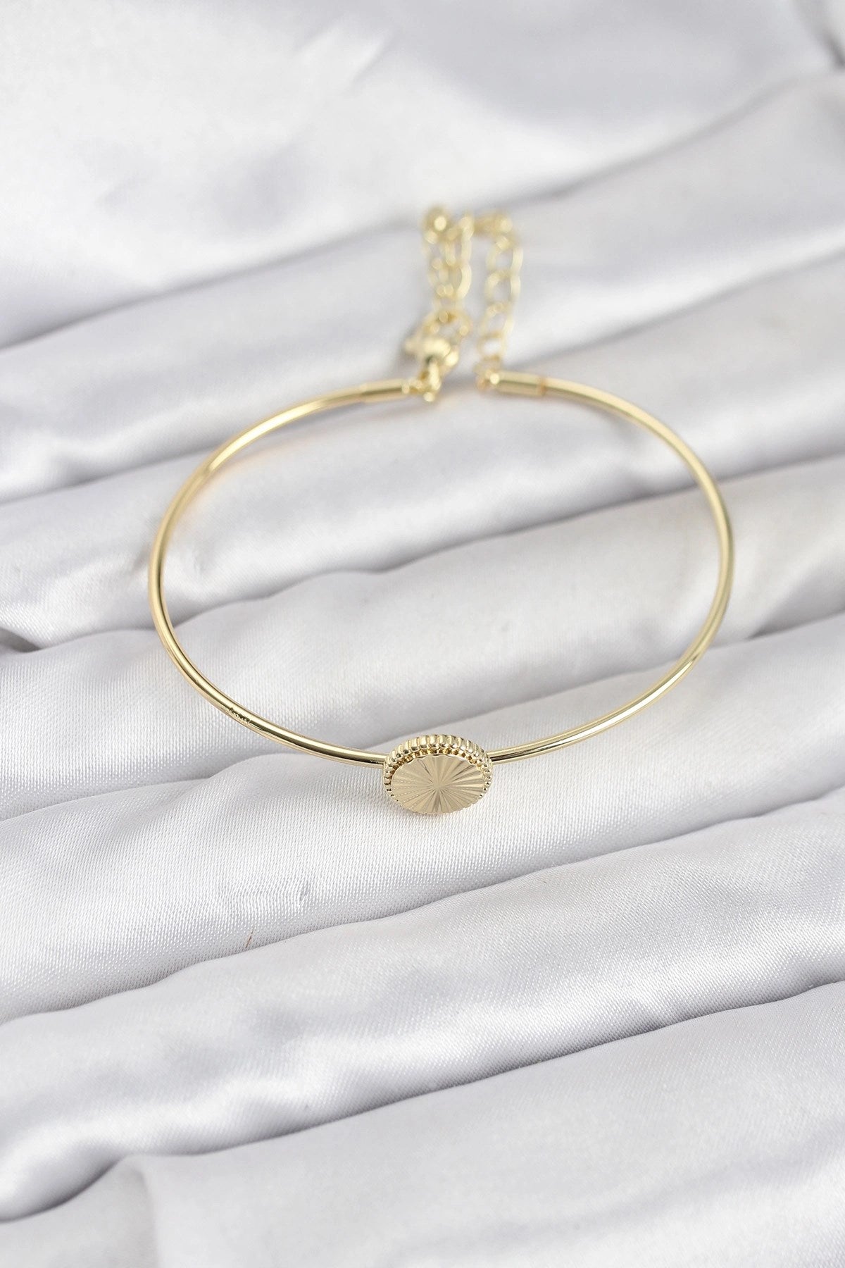 Mey İthalat® Gold Renk Pirinç Model Kadın Bileklik