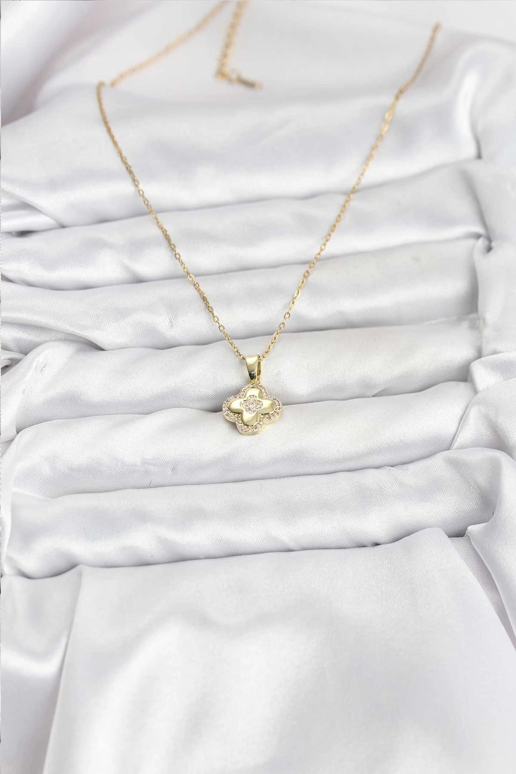 Mey İthalat® 316L Çelik Zincir Gold Renk Zirkon Taşlı Yonca Model Kadın Kolye