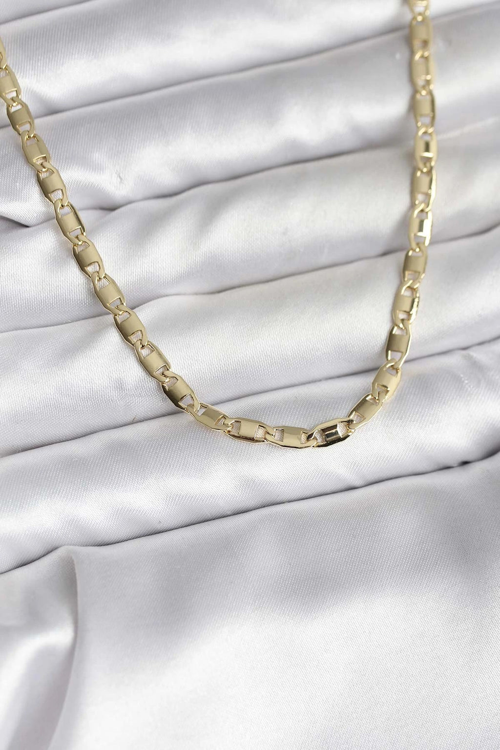 Mey İthalat® 14K Gold Renk Kaplama Plaka Ezme Model Zincirli CM Kadın Kolye