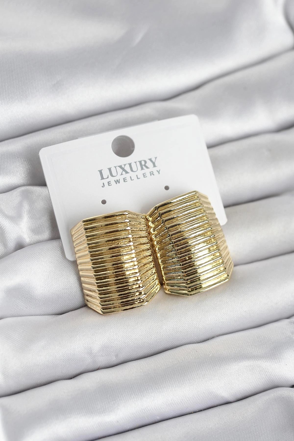 Mey İthalat® Gold Renk Pirinç Vintage Esintili Statement Küpe