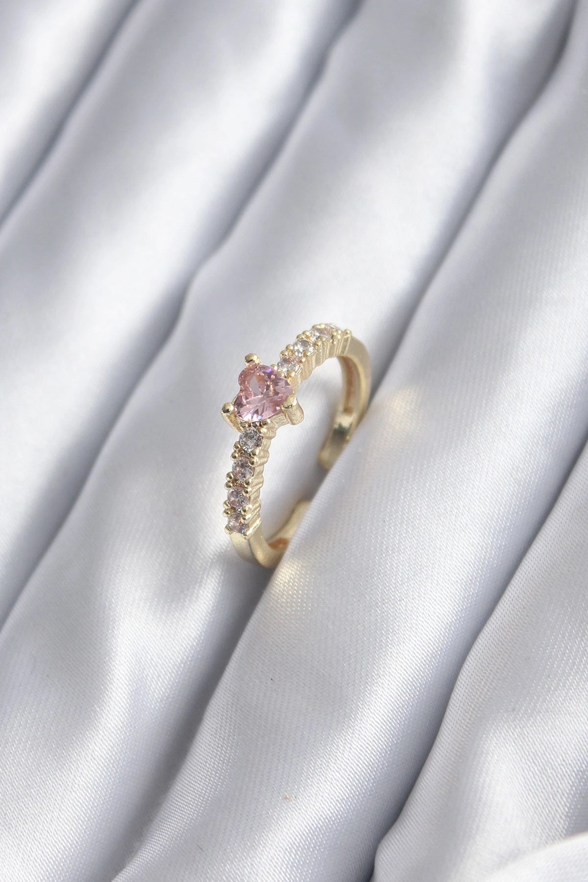 Mey İthalat® Gold Renk Zirkon Taşlı Pembe Kristal Kalp Model Kadın Yüzük