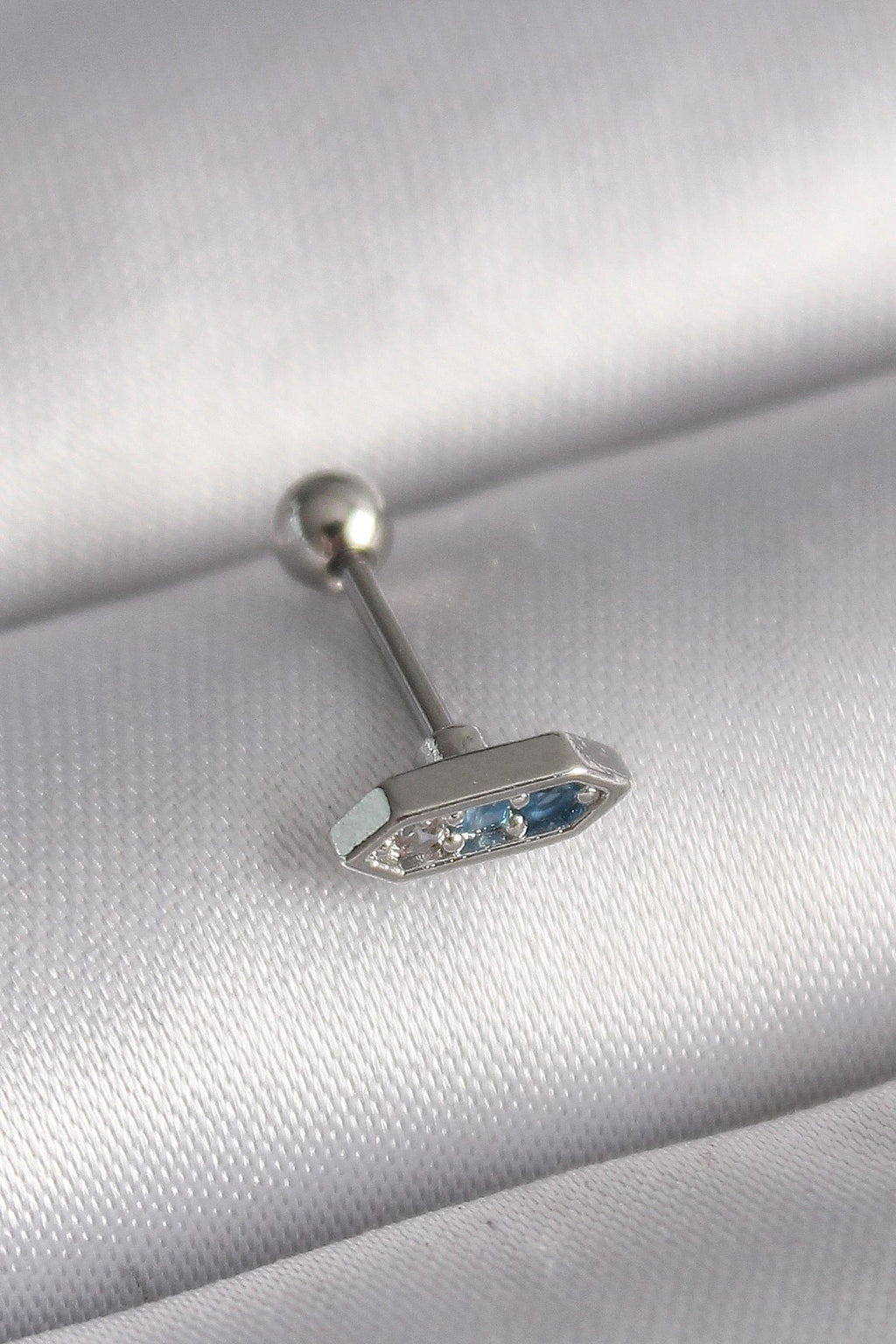 Mey İthalat® 316L Çelik Gümüş Renk Mavi Zirkon Taşlı Tragus Piercing