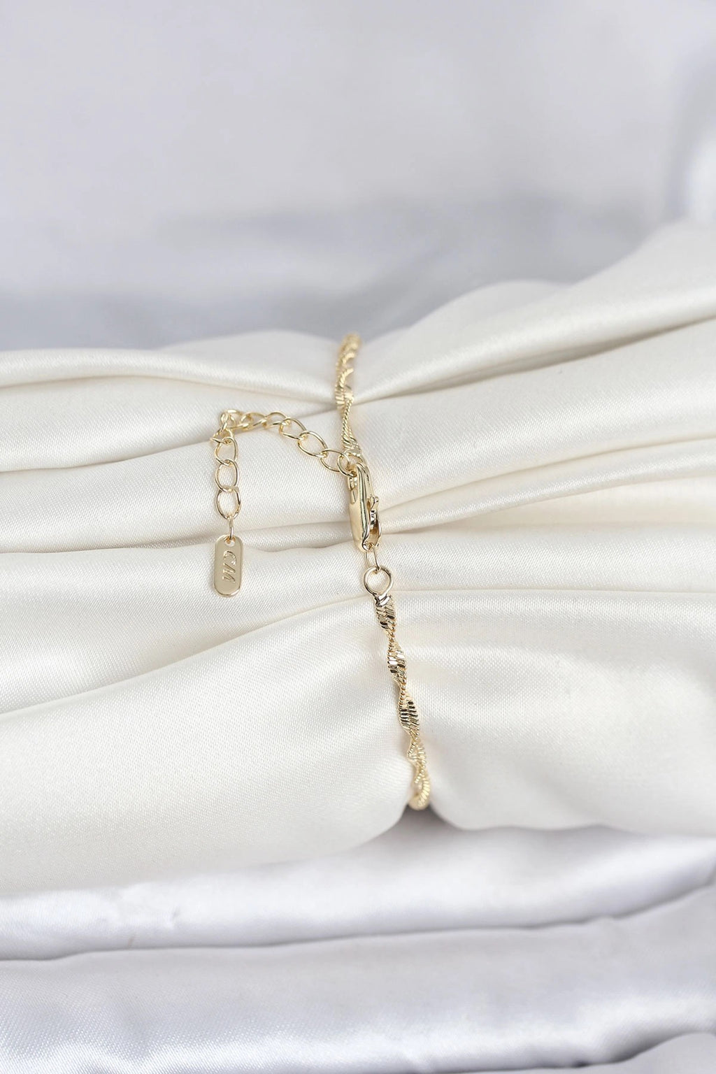 Mey İthalat® CM 14K Gold Renk Yassı Ezme Burgu Model Kadın Bileklik