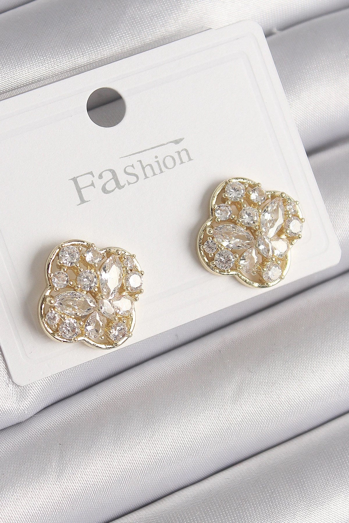 Mey İthalat® Pirinç Gold Renk Zirkon Taşlı Yonca Model Kadın Küpe