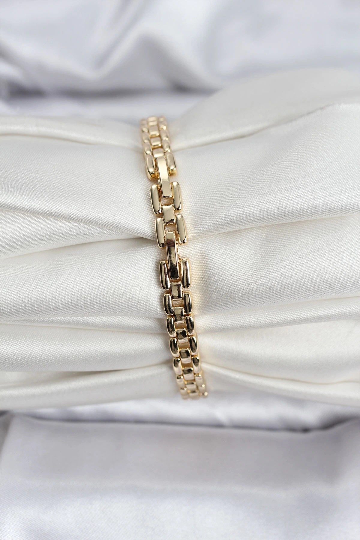 Mey İthalat® 14K Gold Renk Kaplama Zirkon Kare Taşlı CM Kadın Bileklik