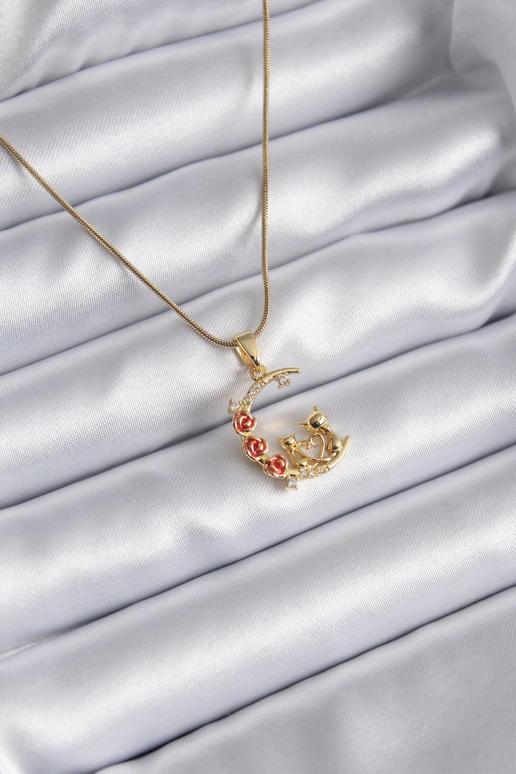 Mey İthalat® 316L Çelik Gold Renk Hilal Kedi Model Zirkon Taşlı Detay Kadın Kolye