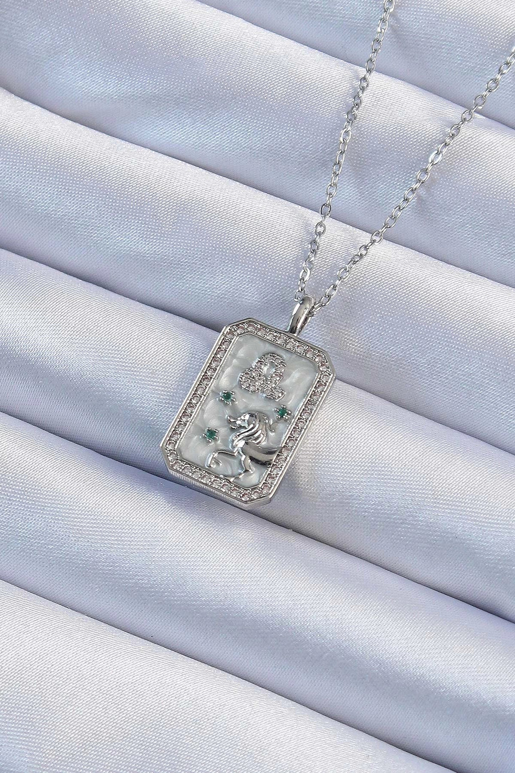 Mey İthalat® 316L Çelik Zincir Gümüş Renk Zirkon Taşlı Aslan Figürlü Tarot Kolye