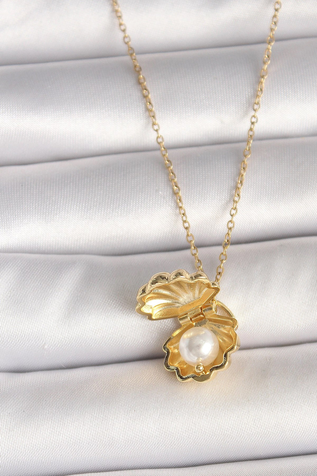 Mey İthalat® 316L Çelik Gold Renk Zincir Açılır İncili Midye Model Kadın Kolye