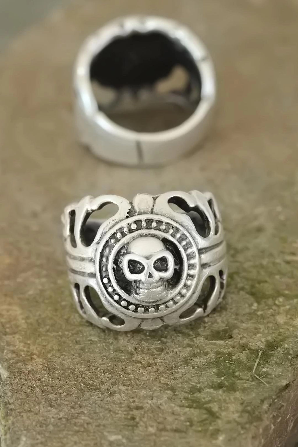 Mey İthalat® Eskitme Gümüş Renk Metal Kuru Kafa Tasarım Ayarlamalı Erkek Yüzük