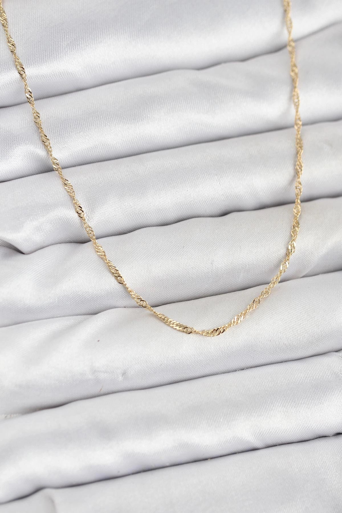 Mey İthalat® CM 14K Gold Renk Pirinç Ezme Burgu Model Kadın Kolye