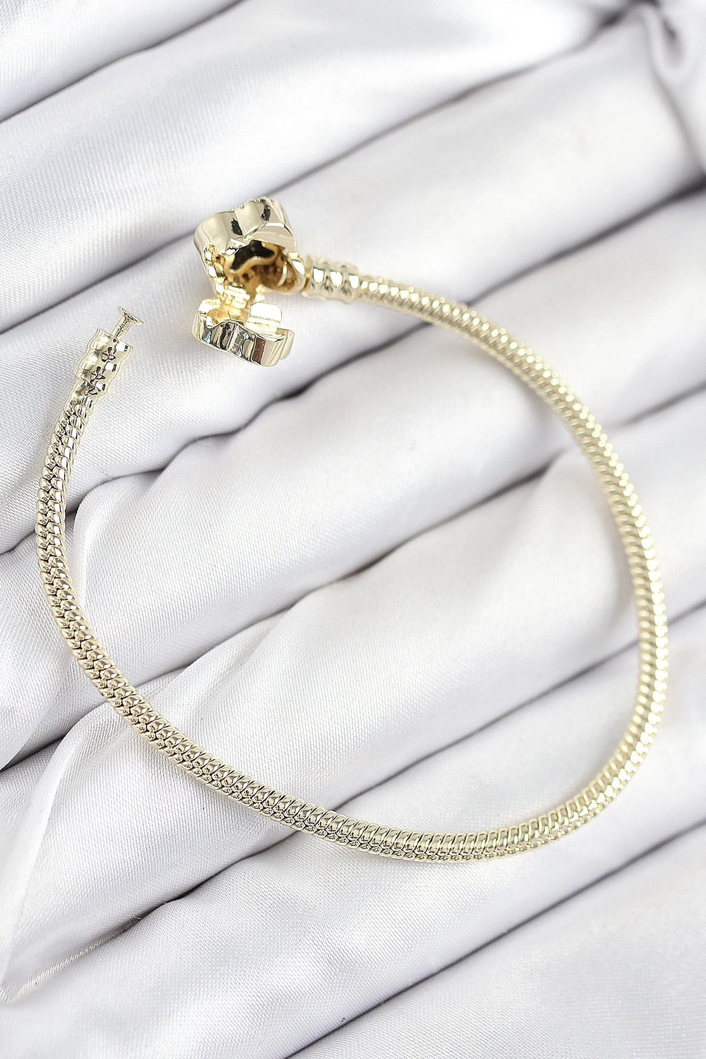 Mey İthalat® Pirinç Charm Zirkon Taşlı Yonca Model Gold Renk Kadın Bileklik