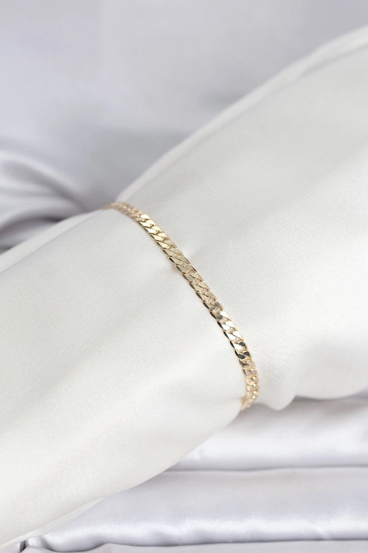 Mey İthalat® CM 14K Gold Renk Zincirli Model Kadın Bileklik