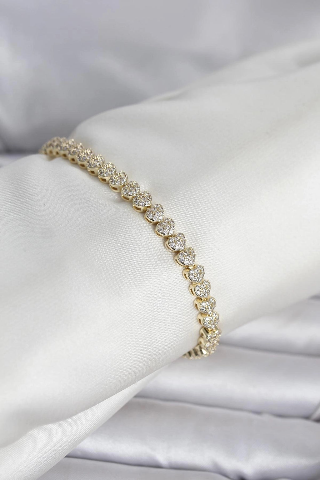 Mey İthalat® Pirinç Gold Renk Kalp Model Sıralı Zirkon Taşlı Kadın Bileklik