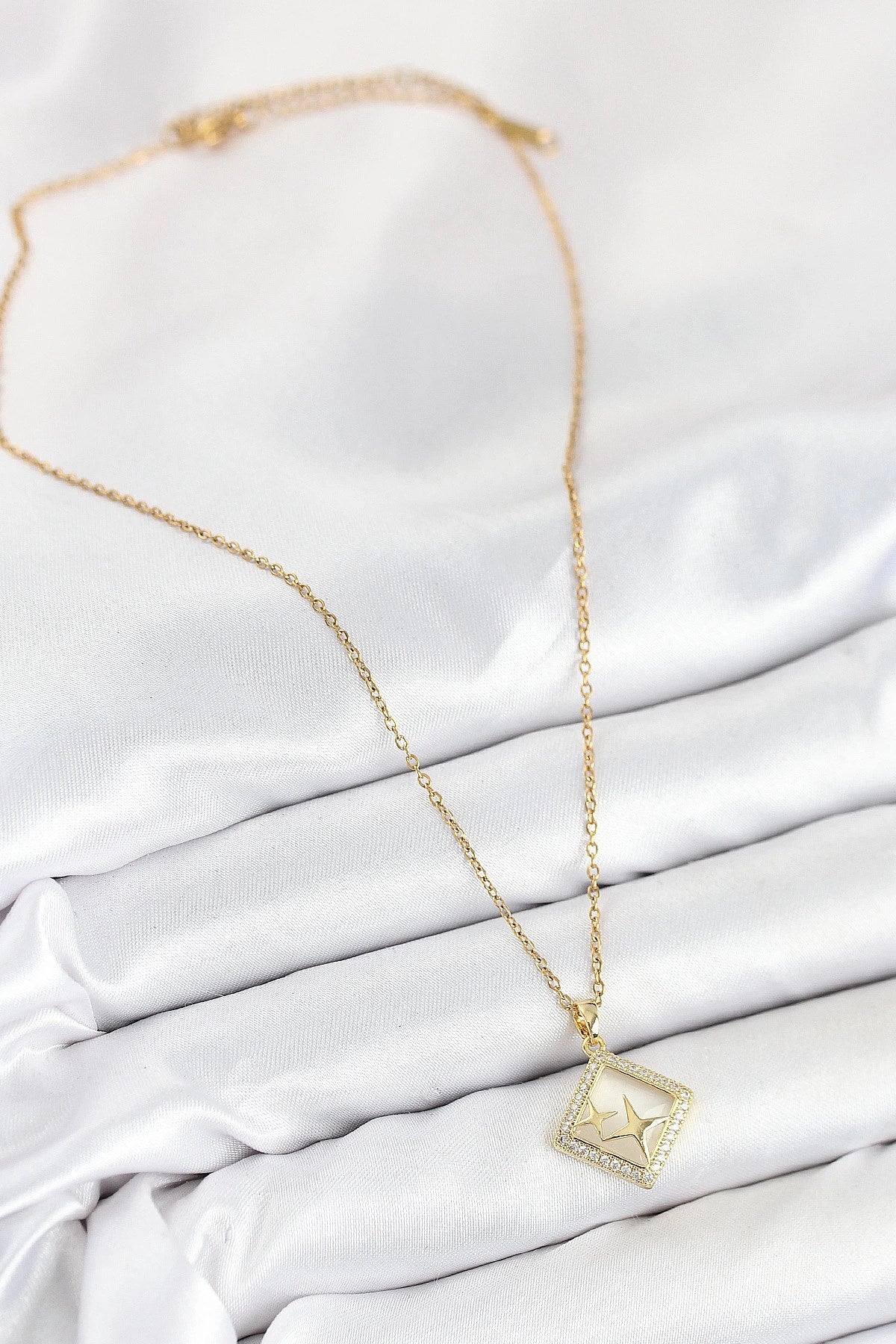 Mey İthalat® 316L Çelik Zirkon Taşlı Yıldız Model Gold Renk Kadın Kolye