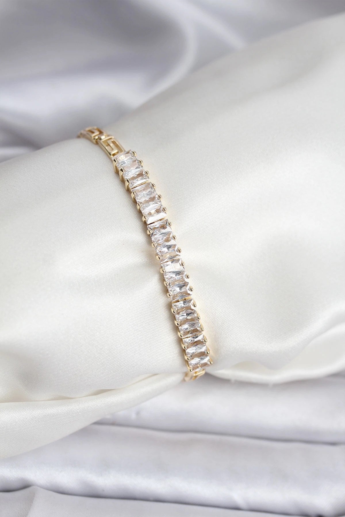 Mey İthalat® 14K Gold Renk Kaplama Zirkon Taşlı Baget Model CM Kadın Bileklik