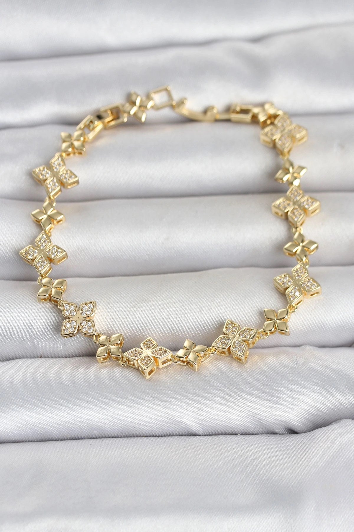Mey İthalat® Pirinç Zirkon Taşlı Yonca Model Gold Renk Kadın Bileklik