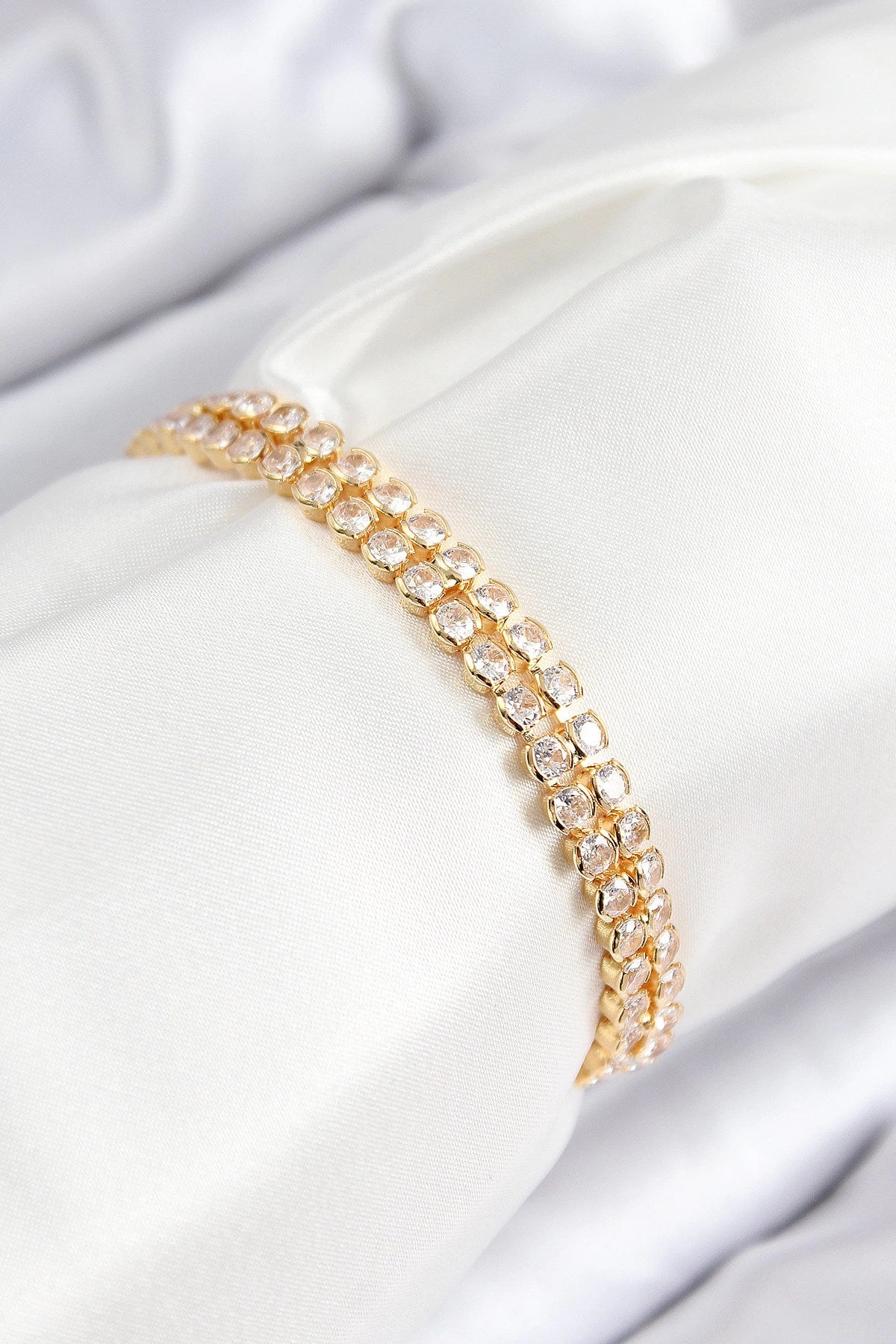 Mey İthalat® Pirinç Zirkon Taşlı Çift Sıra Model Gold Renk Asansörlü Kadın Bileklik