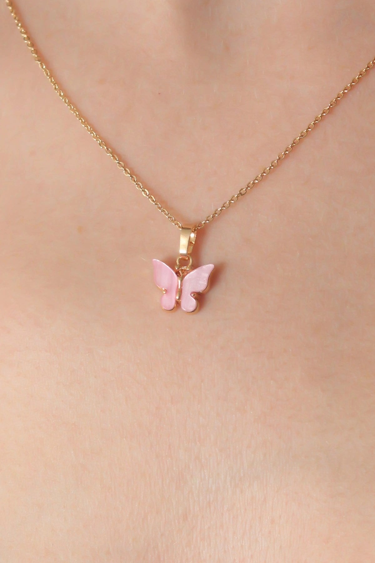 Mey İthalat® Gold Pembe Renk Kelebek Figür Kadın Kolye