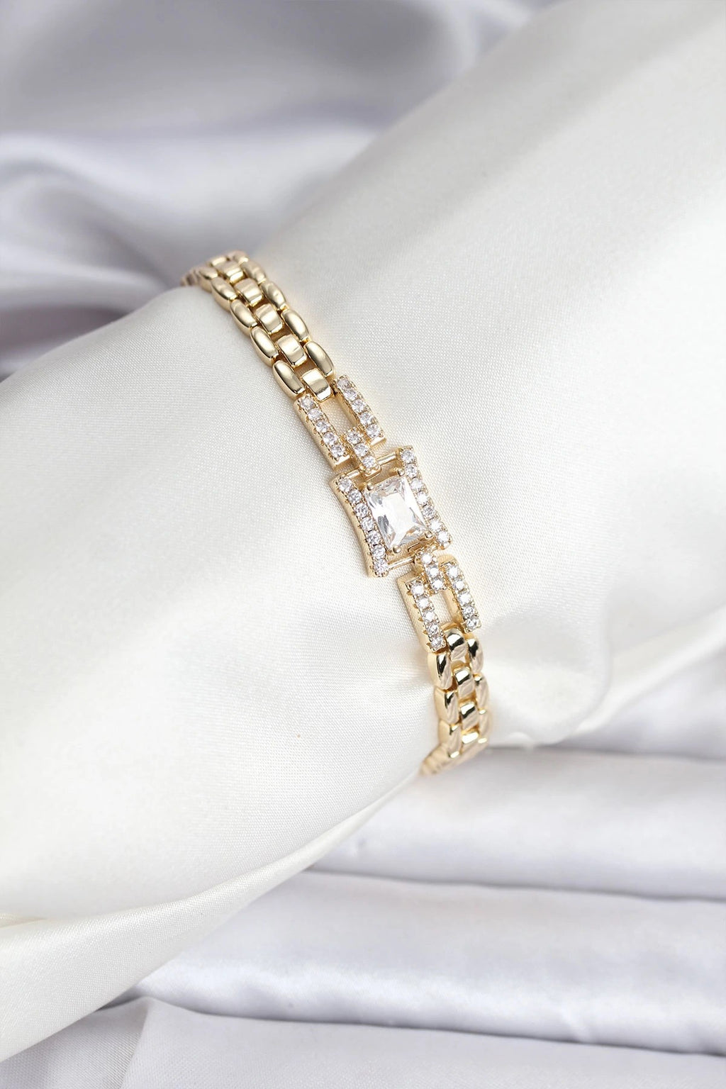 Mey İthalat® 14K Gold Renk Kaplama Zirkon Kare Taşlı CM Kadın Bileklik