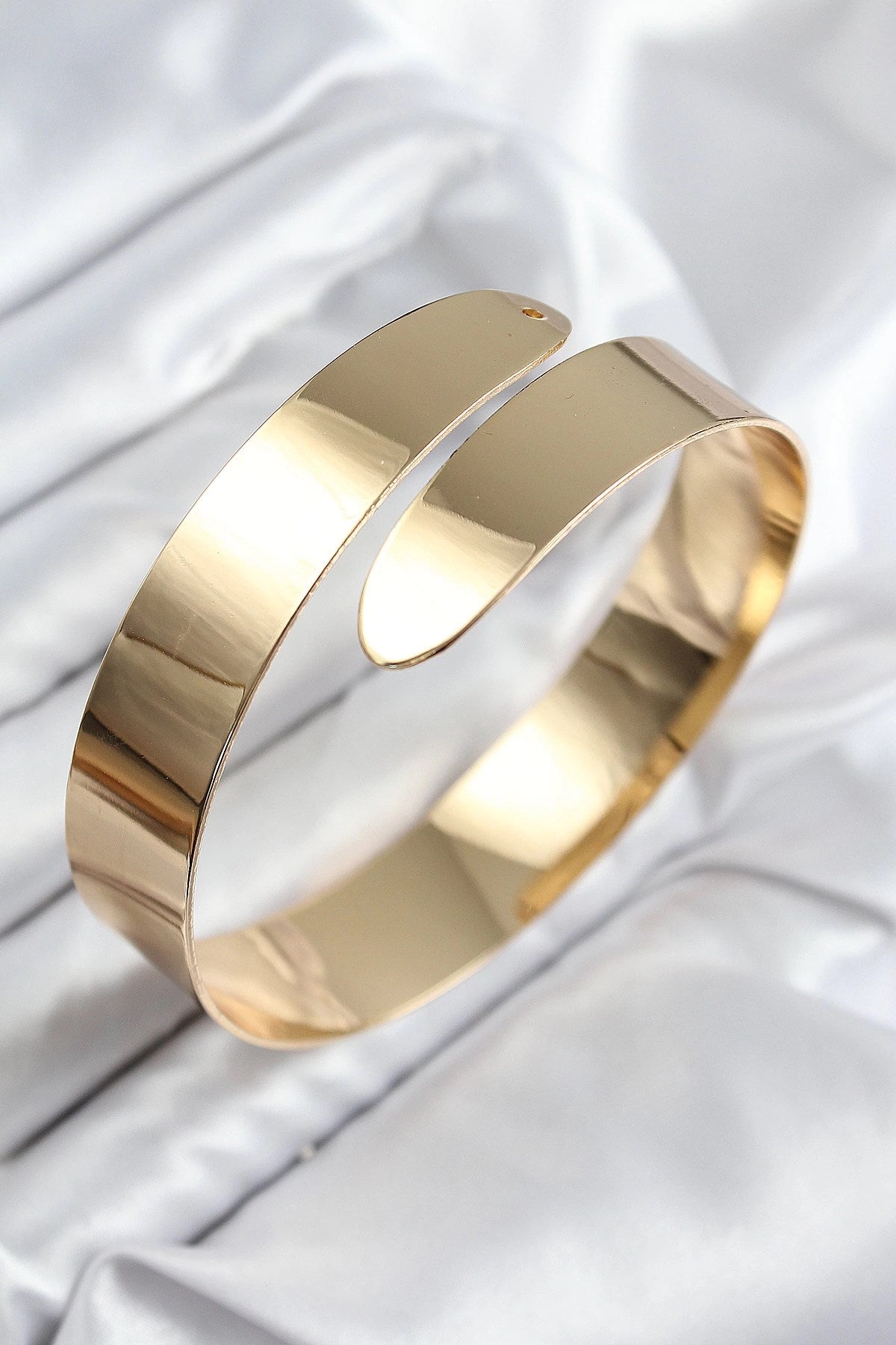 Mey İthalat® Pirinç Sarmal Model Gold Renk Pazu Bileklik