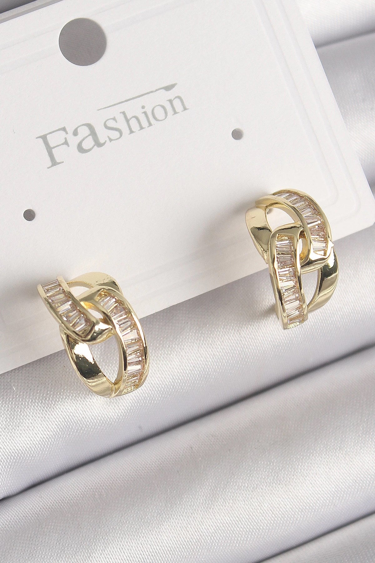 Mey İthalat® Pirinç Gold Renk Zirkon Taşlı Zincir Model Kadın Küpe