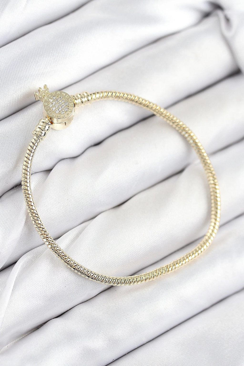Mey İthalat® Pirinç Charm Zirkon Taşlı Taç Model Gold Renk Kadın Bileklik
