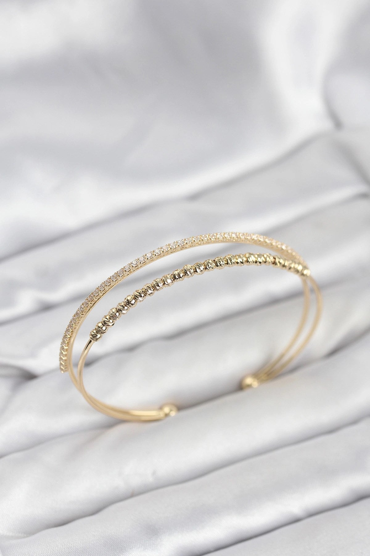Mey İthalat® Dorika Model Pirinç Gold Renk Kadın Bileklik