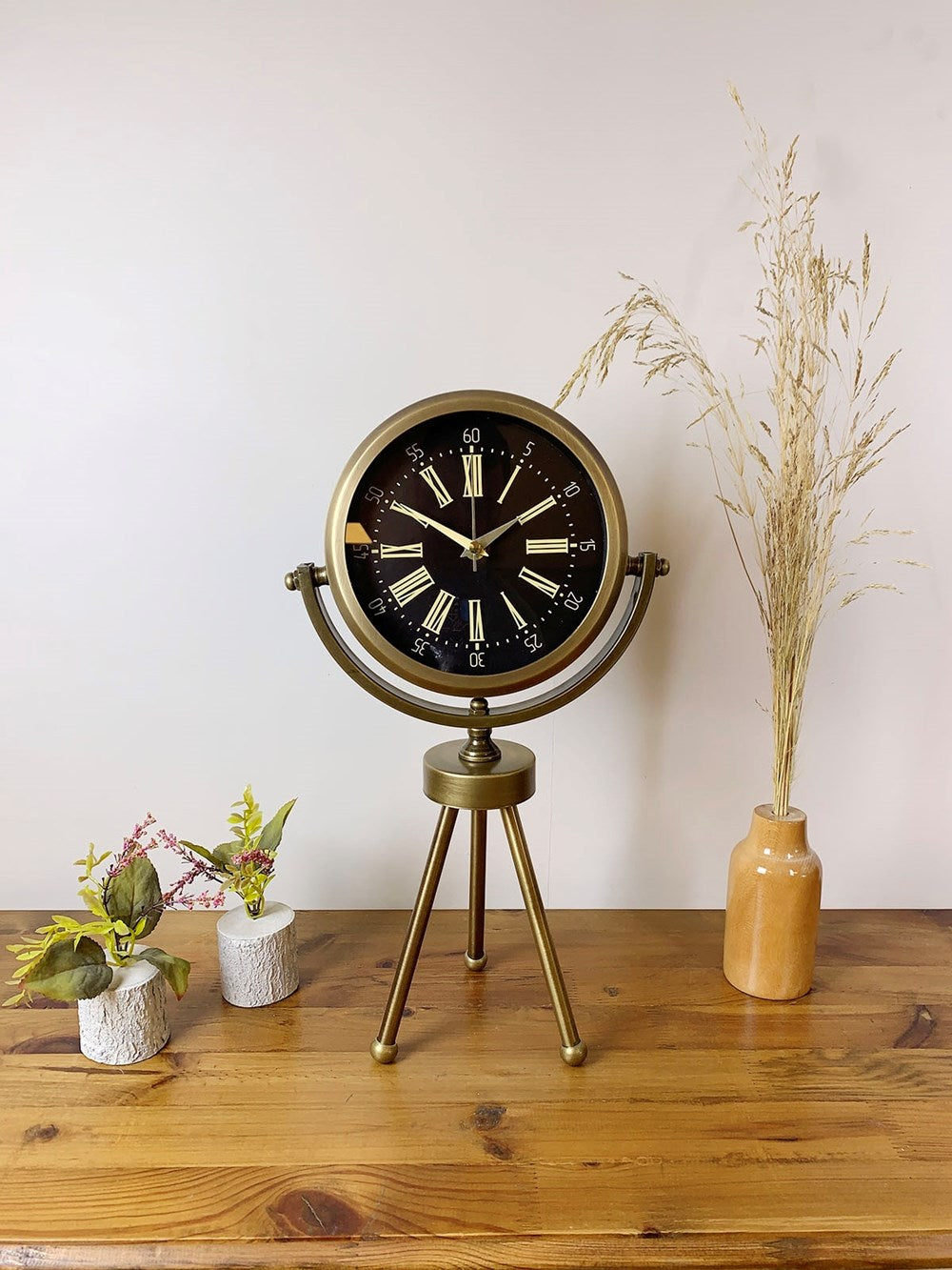Eskitme Metal Mini Tripod Zarif Masa Saati 45×26 cm
