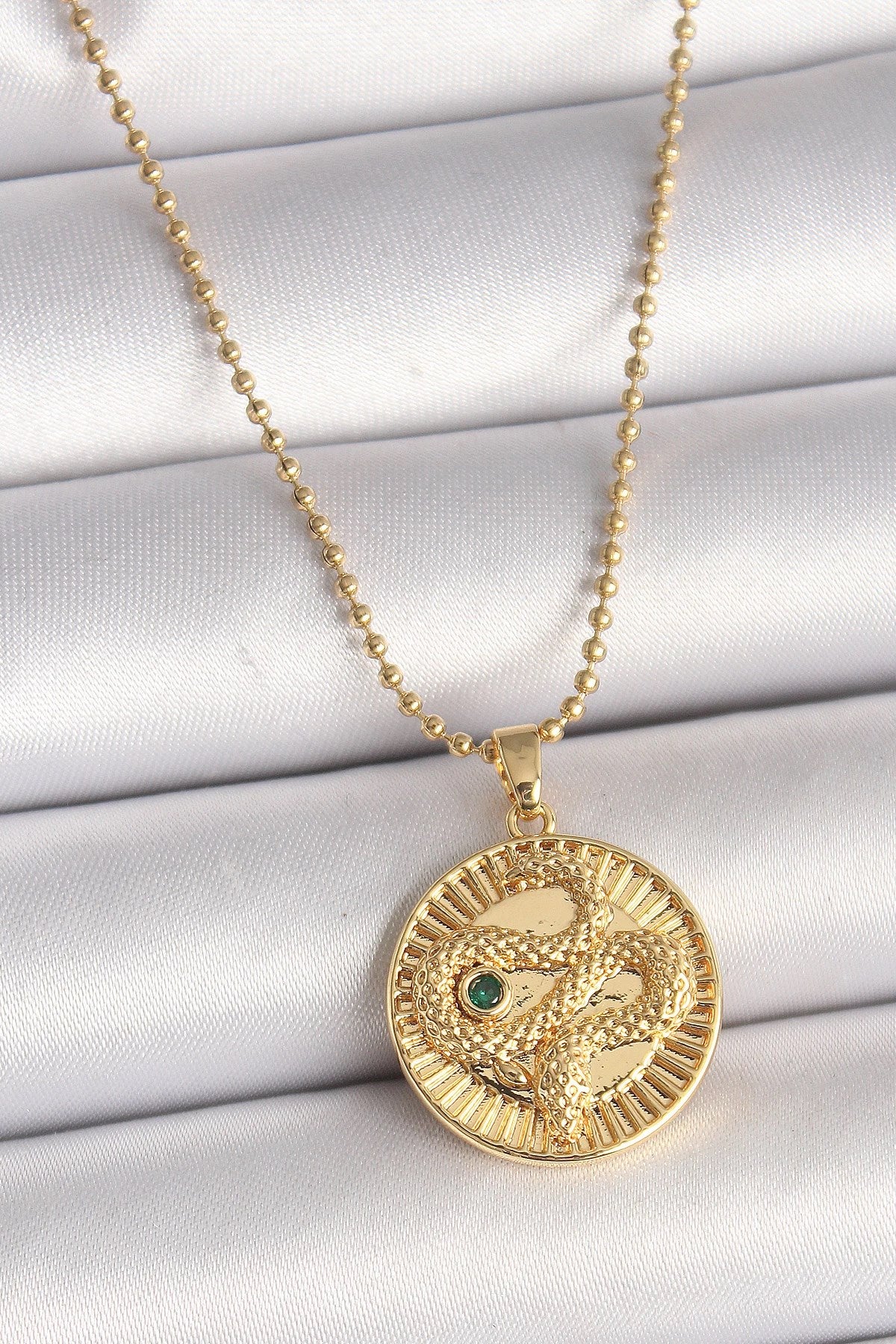 Mey İthalat® 316L Çelik Gold Renk Topçuk Zincir Yılan İşlemeli Zirkon Taş Detaylı Madalyon Model Kadın Kolye