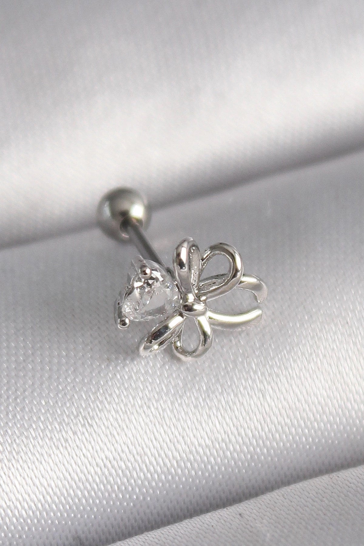 Mey İthalat® 316L Çelik Gümüş Renk Zirkon Taş Detay Kurdele Model Tragus Piercing
