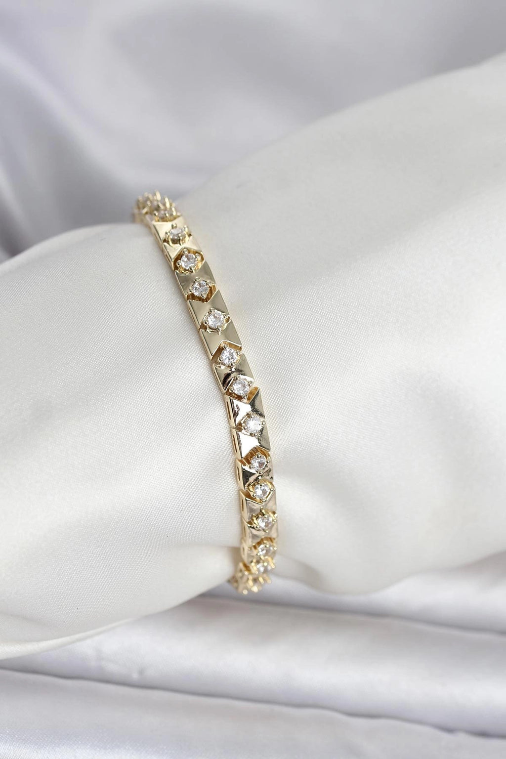 Mey İthalat® Pirinç Gold Renk Zirkon Taşlı Kadın Bileklik