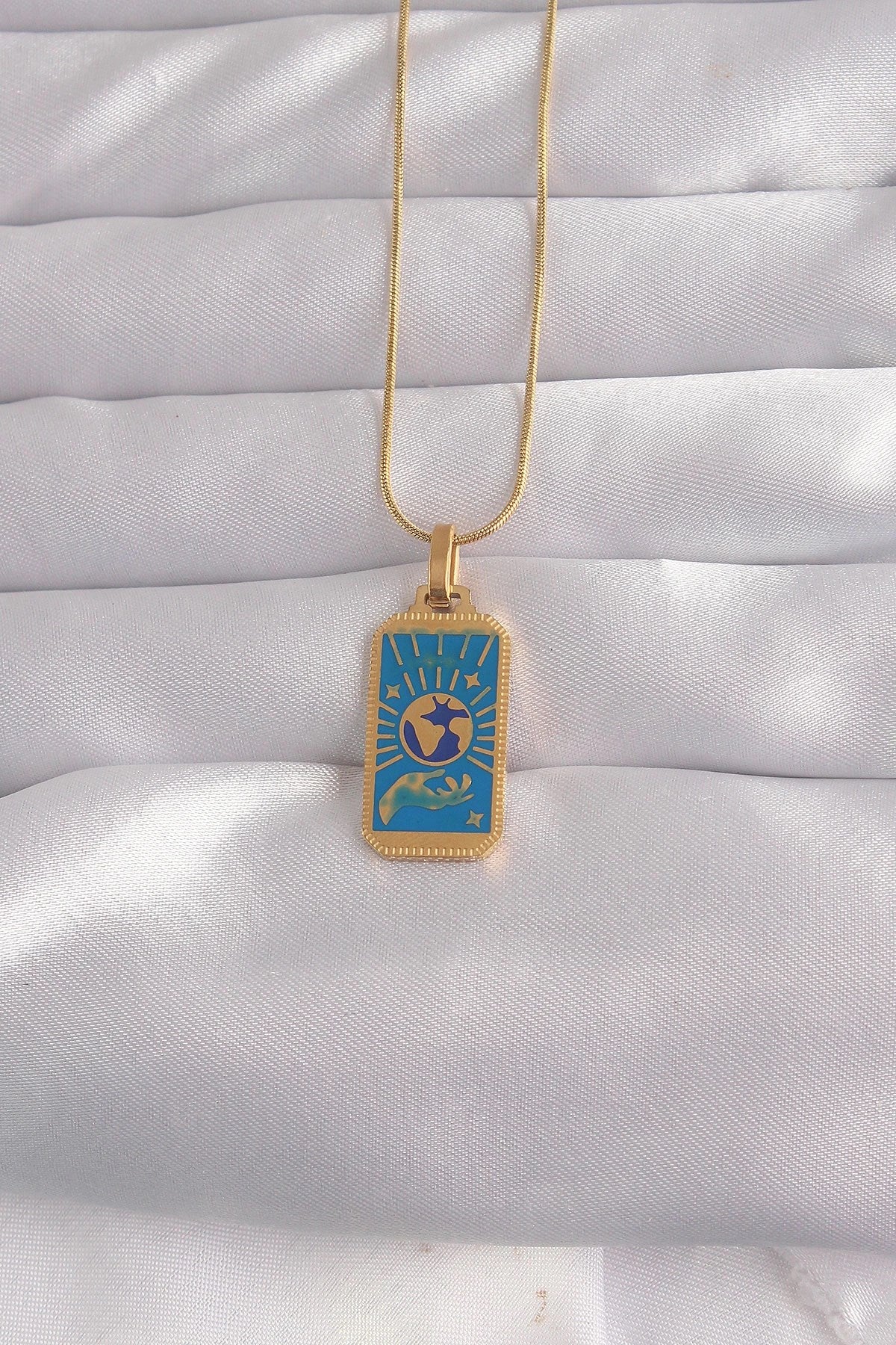 Mey İthalat® 316L Çelik Gold Renk Mavi Mineli El Figür Tarot Kolye