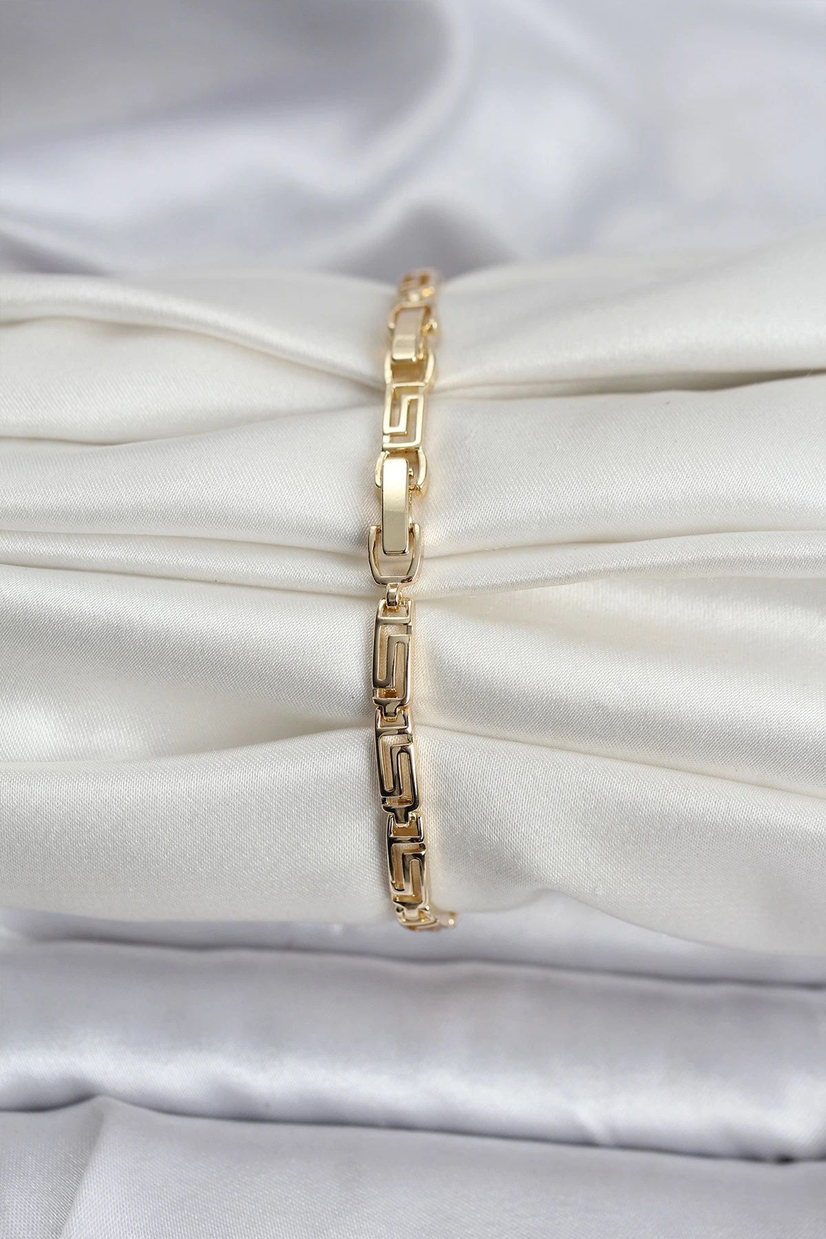 Mey İthalat® 14K Gold Renk Kaplama Zirkon Taşlı Baget Model CM Kadın Bileklik