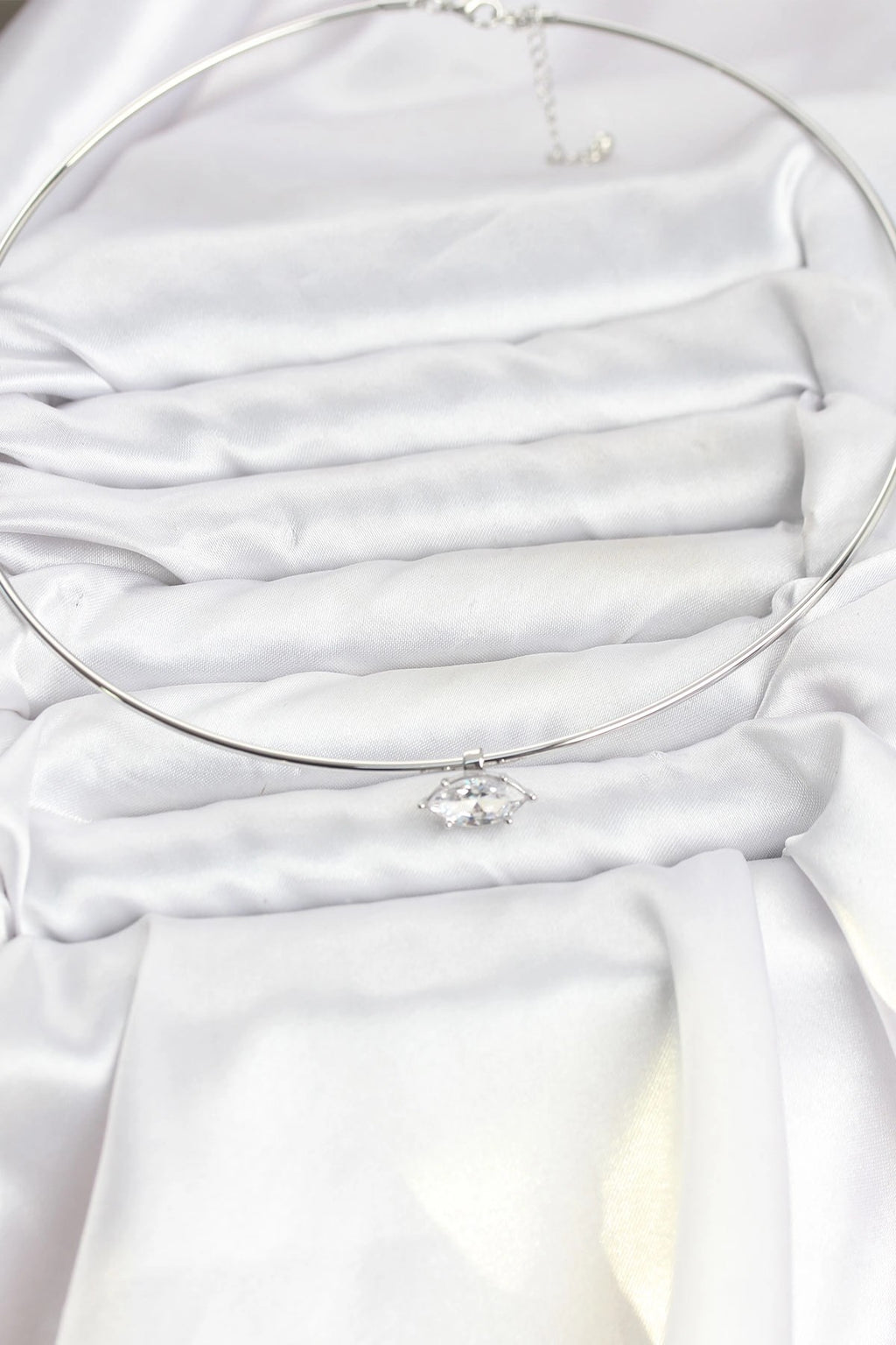 Mey İthalat® Pirinç Gümüş Renk Choker Model Zirkon Taşlı Kadın Kolye