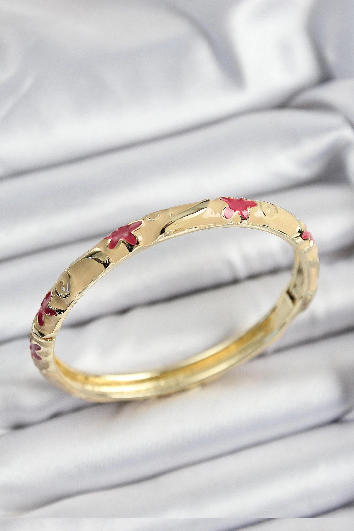Mey İthalat® Mineli Pirinç Pembe Ve Krem Çiçek Motifli Gold Renk Kadın Kelepçe