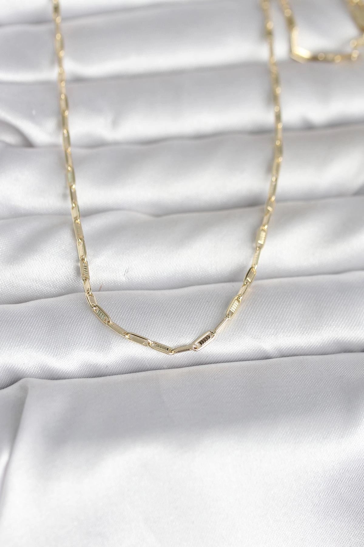 Mey İthalat® CM 14K Gold Renk İnce Ataç Zincir Model 60 cm Kadın Kolye
