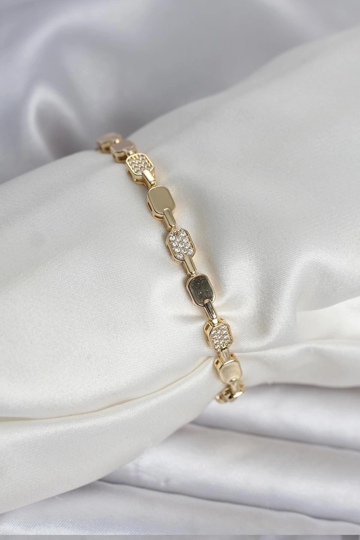 Mey İthalat® Pirinç Zirkon Taşlı Gold Renk Kadın Bileklik