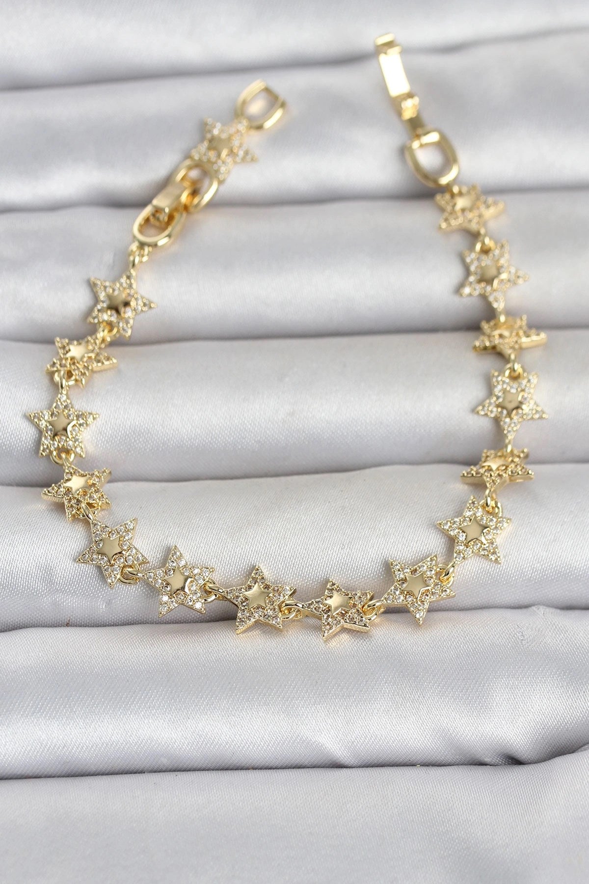 Mey İthalat® Sıralı Yıldız Model Zirkon Taşlı Gold Renk Pirinç Kadın Bileklik