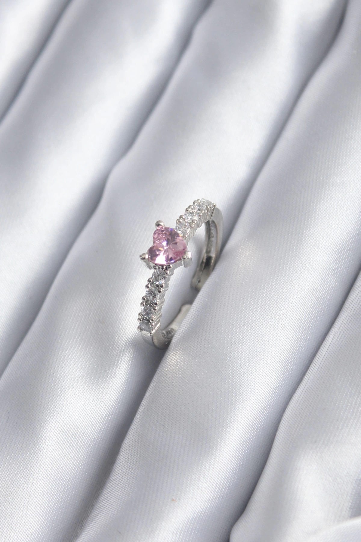 Mey İthalat® Gümüş Renk Zirkon Taşlı Pembe Kristal Kalp Model Kadın Yüzük
